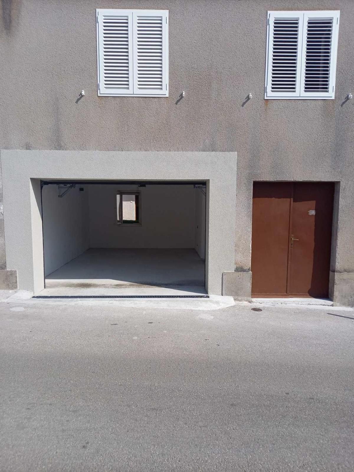 Apartment Ana, Free Garage Parking 希贝尼克 外观 照片